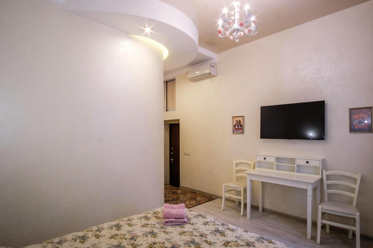 Studio Near Deribasovskaya Odessa Extérieur photo